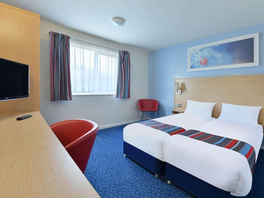 Travelodge Buckingham Room photo