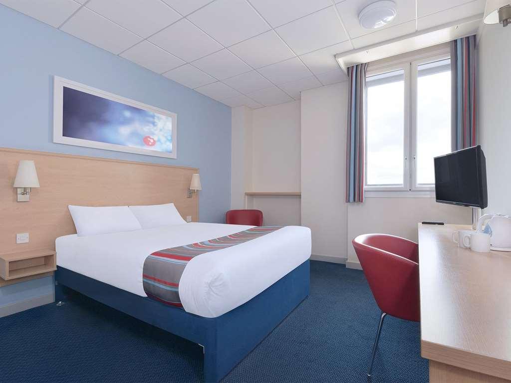 Travelodge Buckingham Room photo