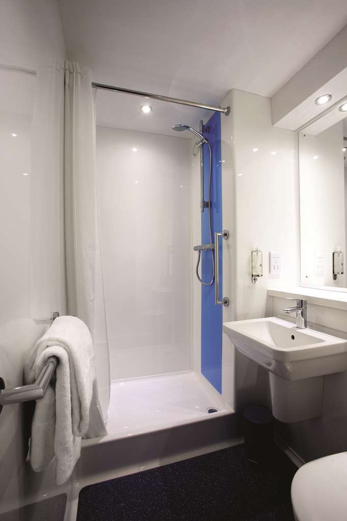 Travelodge Buckingham Room photo